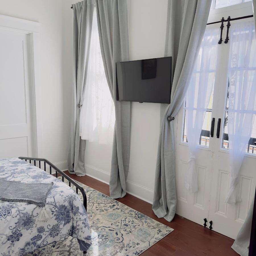 Endless Story Magazine Suite Walk French Quarter New Orleans Exterior photo